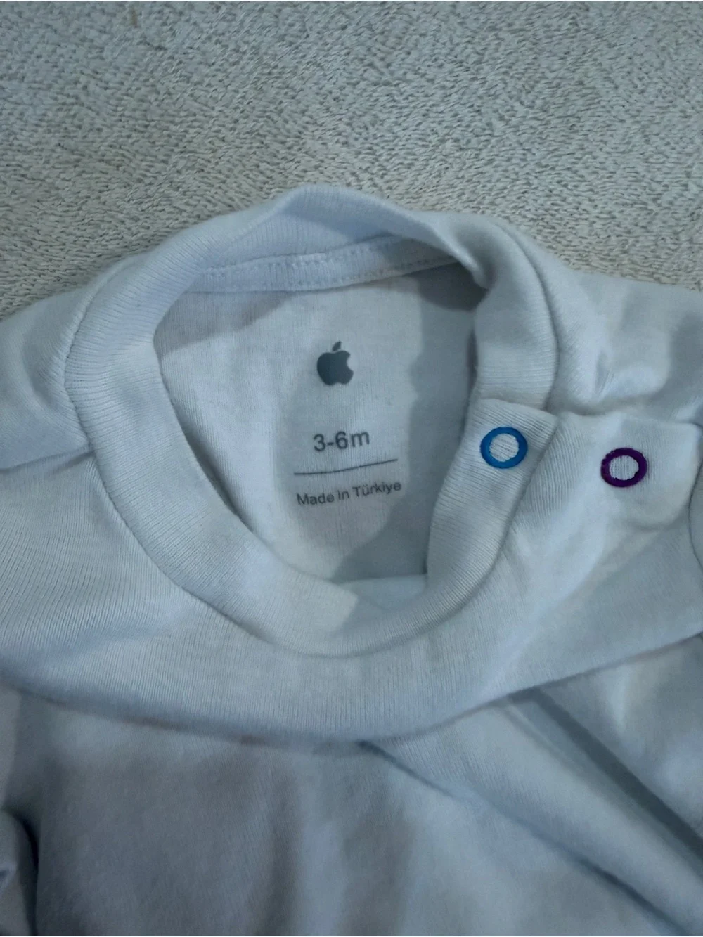 Apple Park Visitor Center Cupertino exclusive baby onesie 3-6M